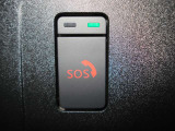 SOSコールは急病時やあおり運転被害などの危険を感じた時スイッチを押すと専門のオペレータに繋がって警察や消防への連携をサポートしてくれます。万が一の事故発生時にはエアバッグ展開と連動して自動通報します。