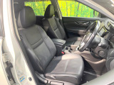 運転席シート廻りは使用感も少なく、良好な状態となっています。前オーナー様が丁寧に使っていたことがよくわかりますね。