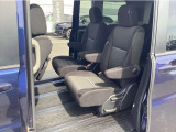 後部座席も広い空間を確保できゆっくり乗車できます!ファミリーでお出かけも余裕です♪
