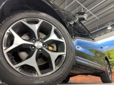 【純正18インチアルミホイール】外観にマッチした純正アルミホイールを装着しております。各種社外アルミホイールや、スタッドレスタイヤも取扱いしております。是非ご相談ください♪
