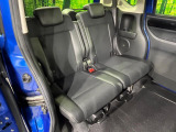 後部座席も気になるようなキズ・汚れやへたり等、大きなダメージはなく、良好な状態です。