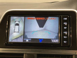 全周囲カメラ付きで車庫入れも安心ですね。