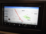 メモリーナビを装備しております。 お出かけに大変便利です。