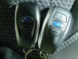 スマートキー付!キーを取り出さなくてもドアロックの施錠・開錠、エンジンの始動が出来ます!雨の日や荷物の多い日にとても便利ですね♪