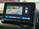 駐車時に便利なバックカメラを装着しています。