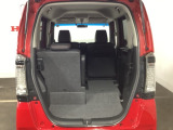 シートを倒せばラゲッジスペースも広々。BBQやゴルフなど様々な用途で活躍します。アクティブに動かれるお客様には強い味方です!