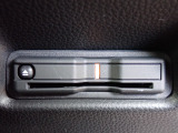 ■【ETC車載器】が装備されています。セットアップをしてお渡しとなり、ETCカードを差し込むだけで高速道路の利用が可能です。