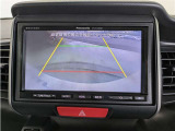 バックガイドモニターで、後方を確認しながら安心して駐車することができます。運転初心者も熟練者も必須の機能ですよ!
