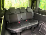 3列目シートはもちろん状態良好☆大人でもゆったりと座って頂けますので、大人数でのお出かけもラクラクです♪ご家族で、気の知れた仲間で、ドライブに行くのが楽しみですね♪