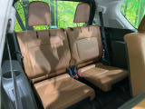 3列目シートはもちろん状態良好☆大人でもゆったりと座って頂けますので、大人数でのお出かけもラクラクです♪ご家族で、気の知れた仲間で、ドライブに行くのが楽しみですね♪