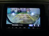 バックカメラの画像です。ガイドラインがスムースな車庫入れをサポートいたします!車庫入れの安心感がアップしますね☆