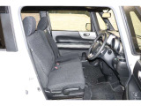 前方の視界も良く足元も広々しているので運転しやすいです!