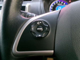 ステアリングスイッチ付きです♪ハンドルから手を放さずにオーディオ操作ができるので、安全です!