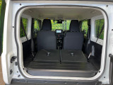 後席を格納すると、これだけの広さが!シーンに合わせたシートアレンジで、大きな荷物も積むことが出来ます♪