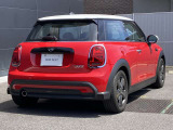 MINI正規販売店のお車は、全てのお車にMINI認定中古車の保証書が発行されます。保障約款もございますので保障内容が明確でございます。お客様にご安心してお乗り頂けますよう、全力でお客様をサポート致します。