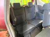 3列目シートはもちろん状態良好☆大人でもゆったりと座って頂けますので、大人数でのお出かけもラクラクです♪ご家族で、気の知れた仲間で、ドライブに行くのが楽しみですね♪