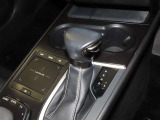 フロアシフトのオートマチックトランスミッションです。