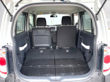 普段のお買い物や通勤、送迎等に十分な荷室スペースを確保しております。セカンドシートを倒すと、大きな荷物の積載も可能です♪