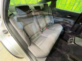後部座席も気になるようなキズ・汚れやへたり等、大きなダメージはなく、良好な状態です。