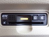 ■【ETC車載器】が装備されています。セットアップをしてお渡しとなり、ETCカードを差し込むだけで高速道路の利用が可能です。