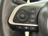 ナビゲーションやオーディオなどを取り付けた場合にはその操作がハンドルの手元でできるステアリングスイッチが付いてます