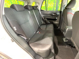 後部座席も気になるようなキズ・汚れやへたり等、大きなダメージはなく、良好な状態です。