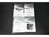 保証書・記録簿・取扱説明書と揃っていいます。キーの電池は新品にお取替えしてから納車させて頂きます。