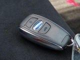 キーをポケットに入れたままでもエンジンON/OFF、ドア施錠/開錠可能♪便利なスマートキー