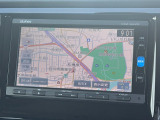 お出かけの際に安心のナビ付です☆バックカメラ機能で駐車もスムーズに行えます。