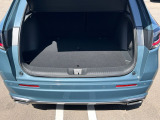 広々としたラゲッジスペースです。リアシートを倒せば大きな荷物も載せられます☆