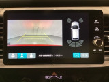 バックでの車庫入れも安心です! リアカメラが付いているバックモニター付のナビディスプレーを装備しております。バンパーについているソナーや、操作線もついており距離感も画面から確認できます。