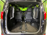 普段のお買い物や通勤、送迎等に十分な荷室スペースを確保しております。セカンドシートを倒すと、大きな荷物の積載も可能です♪