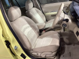 運転席の状態もグッド!年式・走行距離をほとんど感じさせない、大変きれいな室内です!