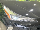 【LEDヘッドライト】悪天候や夜間走行時も良好な視界を確保し安心して運転できる高輝度LEDヘッドライトを装備!点灯速度が早く、消費電力も抑えられています。