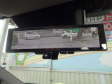 スマートルームミラー画像になります。リアシートに人が乗ってる時やトランクに荷物がたくさん積んでルームミラーが使えないときに便利なオプションです!
