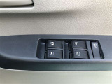 パワーウィンドは今や当たり前の機能ですが、無いと困る機能です。運転席からの操作で、全席の窓を振るオープンにしたり、フルクローズが可能です。
