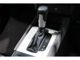 扱いやすい位置に配置されたフロアオートマチックです☆CVTを採用で滑らかでスムーズな走りが楽しめますよ♪