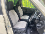 運転席シート廻りは使用感も少なく、良好な状態となっています。前オーナー様が丁寧に使っていたことがよくわかりますね。