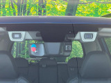 【アイサイト】前方の車両等を検知し、衝突しそうな時は警報で注意を促し、ブレーキを踏む力をサポート。ブレーキを踏めなかった場合は衝突被害軽減ブレーキが作動、衝突回避をサポートします。