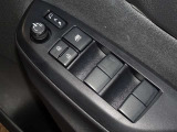 電動格納式ドアミラー・パワーウインドウを装備しています。