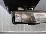 ルームミラーにアラウンドビューモニターが表示可能です。