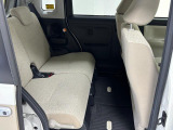 後部座席もキレイな状態です♪