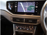 VW純正インフォティメントシステム「DiscoverPro」大変使いやすいタッチパネル型ナビゲーションでETC2.0とエンブレム内蔵バックカメラが付いています。