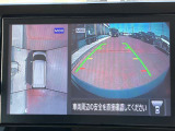 アラウンドビューモニターまるで車を真上から映したような映像で、前後左右の感覚が分かります♪車庫入れや駐車時に大活躍の機能です。