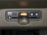 ハンドルの左下にETCがついています。高速道路の料金所の通過も楽々です。 カードの取り出しもしやすい場所についています。