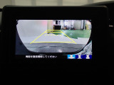 バックも安心のリアカメラ付いています。リアカメラがあると、いつでも安全にバックできますね。死角も減ります。3ビュー切り替え、ガイド線表示なので便利です。