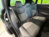 後部座席も気になるようなキズ・汚れやへたり等、大きなダメージはなく、良好な状態です。