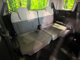 3列目シートはもちろん状態良好☆大人でもゆったりと座って頂けますので、大人数でのお出かけもラクラクです♪ご家族で、気の知れた仲間で、ドライブに行くのが楽しみですね♪