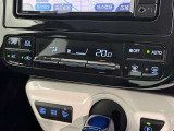 オートエアコン付きなので一度、気温を設定すれば自動的に過ごし易い温度に調整してくれますよ。 車内をいつでも快適空間にしてくれます。