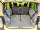 後席を格納すると、これだけの広さが!シーンに合わせたシートアレンジで、大きな荷物も積むことが出来ます♪